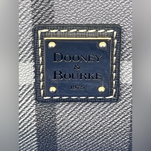 Dooney & Bourke Graham Plaid Ashton Tote. - Picture 11 of 16